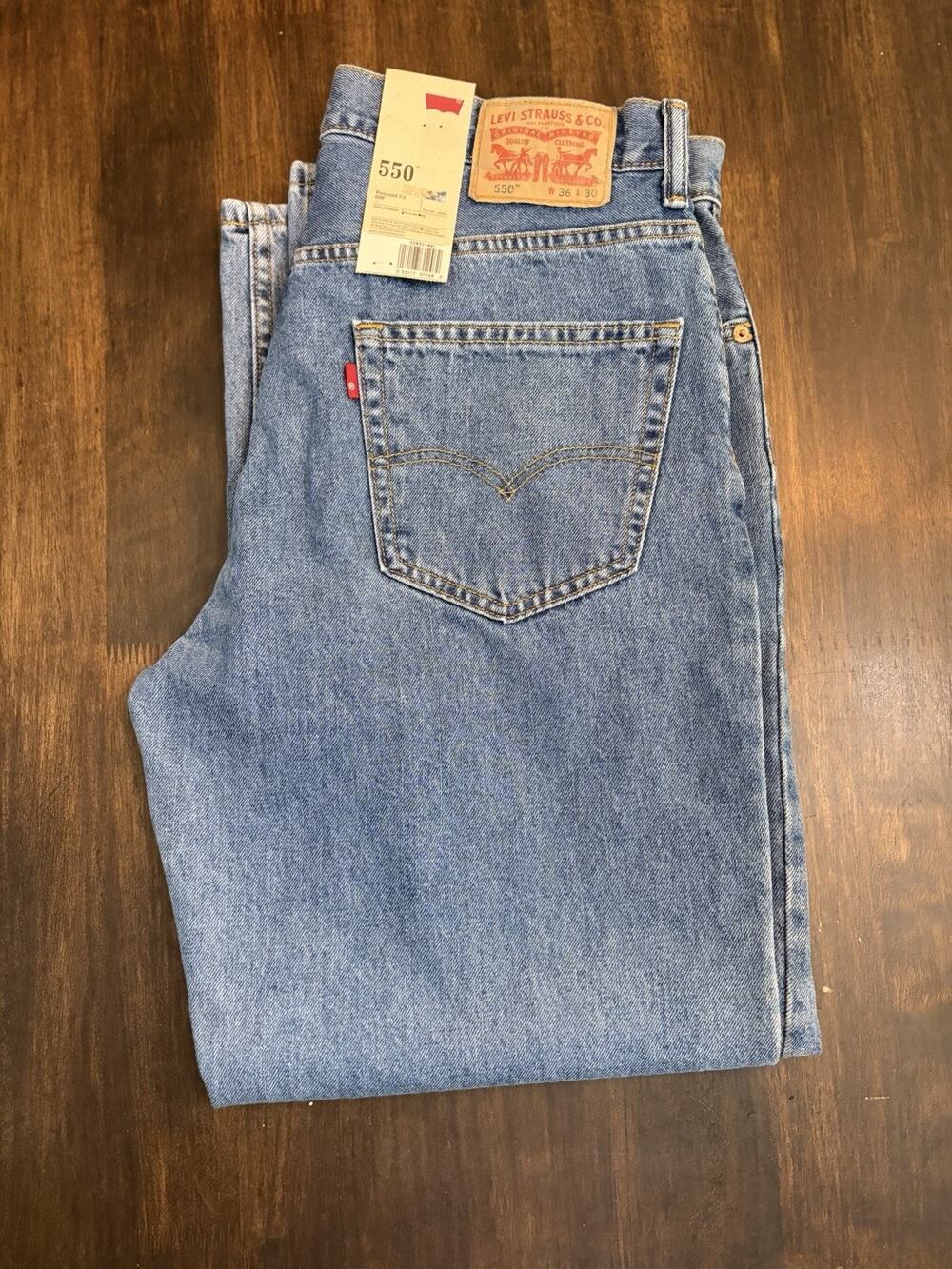 S-11 NWT Levi's 550 Jeans Men's 36x30 Blue Relaxed Fit Tapered Leg Denim